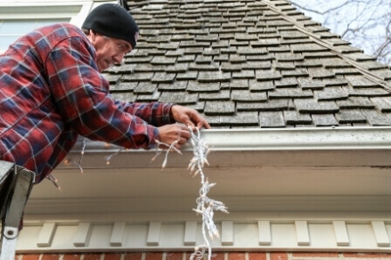 How To Hold Down Christmas Decorations