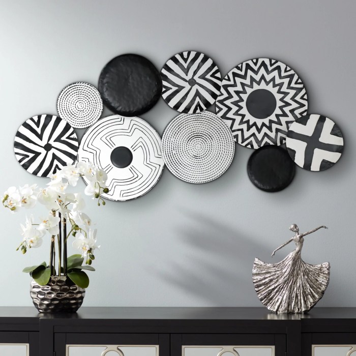 Black and white wall art decor